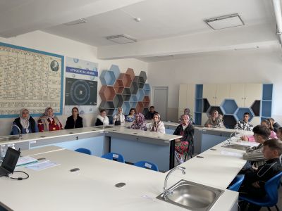 Новият STEM център - акцент в проведената на 20.10.2025г. родителска среща - СУ Св. Св. Кирил и Методий - Сърница